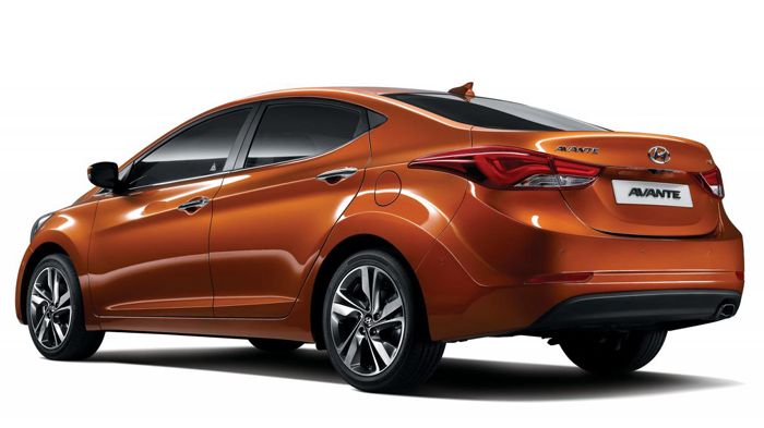 Το νέο Elantra θα φέρει έναν 1600άρη diesel κινητήρα 126 ίππων και 279 Nm ροπής, που σε συνδυασμό με το σύστημα Start/Stop επιτυγχάνει μεικτή κατανάλω